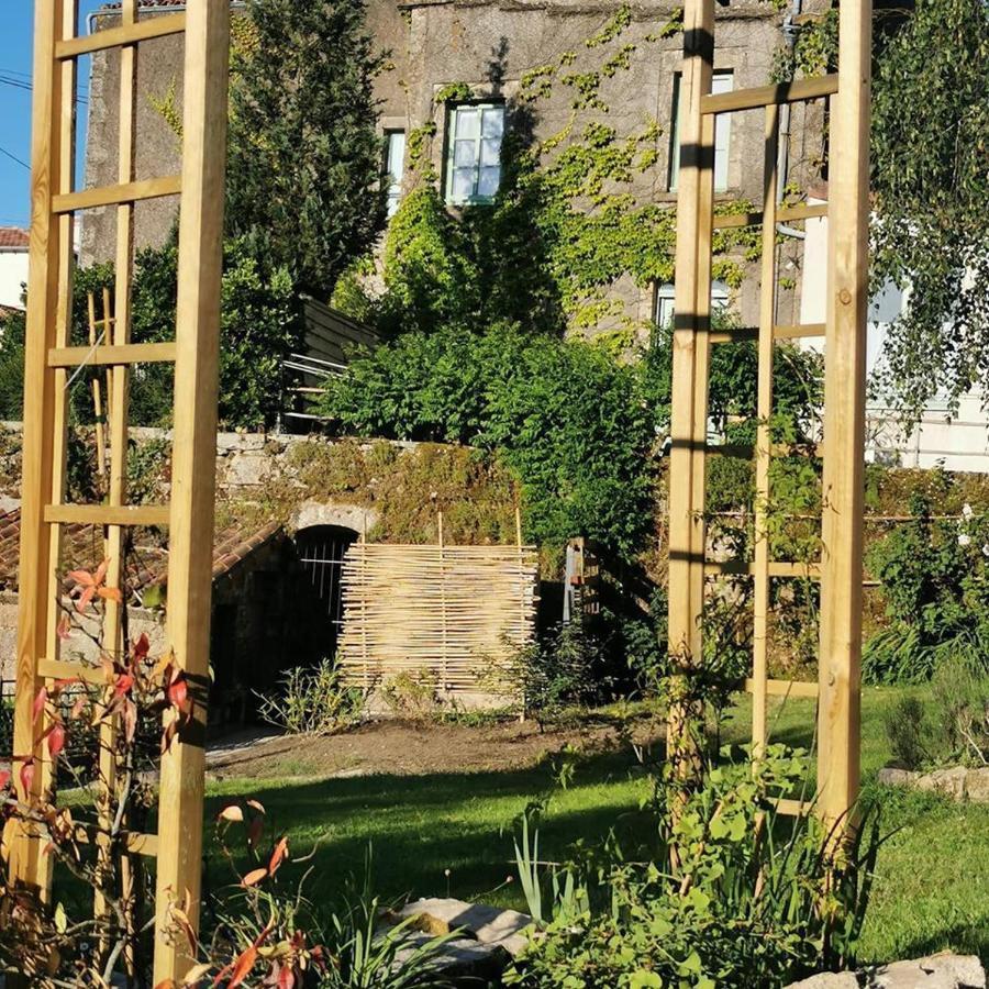Logis Des Douves Bed & Breakfast Tiffauges Exterior photo