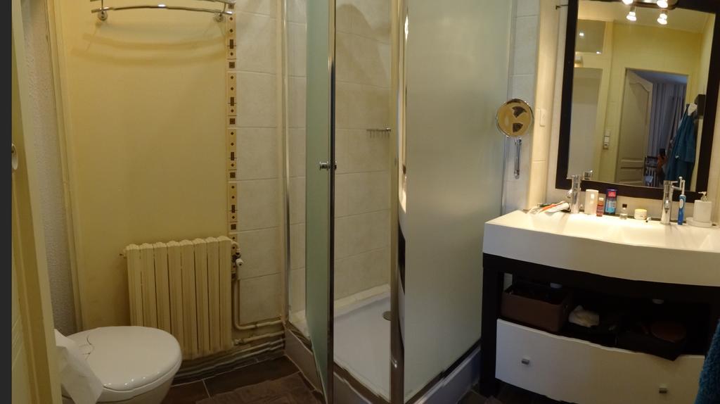 Logis Des Douves Bed & Breakfast Tiffauges Exterior photo